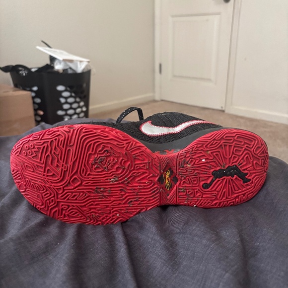 Lebron 20 - Picture 1 of 5